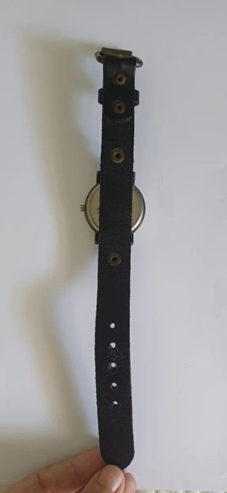 Reloj de pulsera con correa de cuero