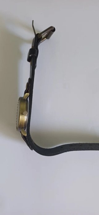 Reloj de pulsera con correa de cuero