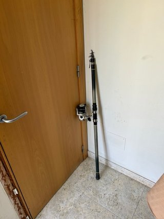 Caña de pescar con carrete