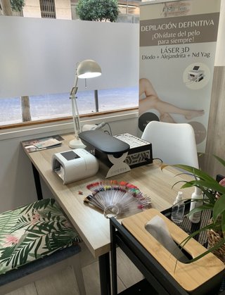 TRASPASO Centro de uñas y estética en Cambrils