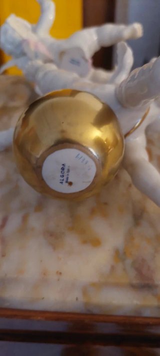 Figura de porcelana de angelote de Algora
