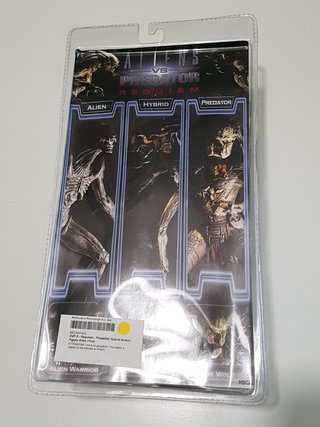 NECA Alien vs Predator Requiem Predalien close ver