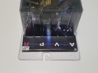 NECA Alien vs Predator Requiem Predalien close ver
