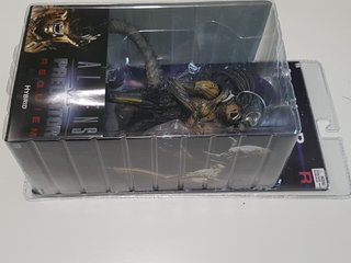 NECA Alien vs Predator Requiem Predalien close ver