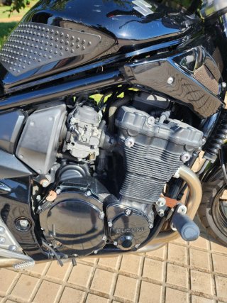 Suzuki Bandit GSF 650 Negra