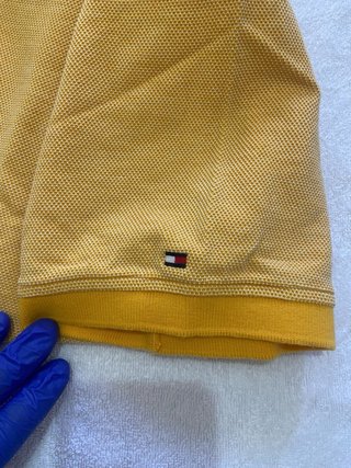 Polo Tommy Hilfiger Amarillo y Blanco