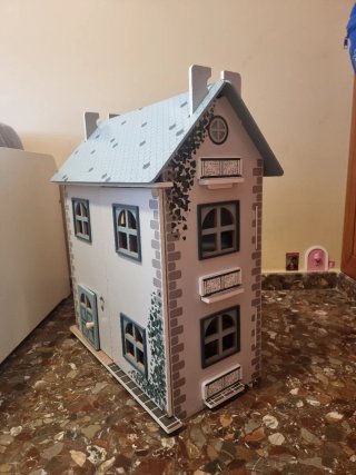 Casita de muñecas grande