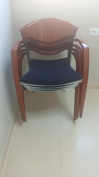 Silla de oficina moderna 20 € por silla.