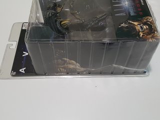NECA Alien vs Predator Requiem Predalien open ver