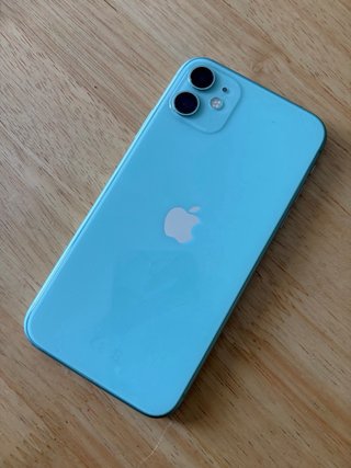 iPhone 11 + 2 custodie regalo