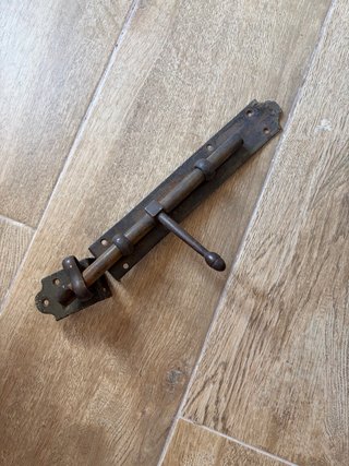 Cerrojo antiguo hierro forjado antiguo