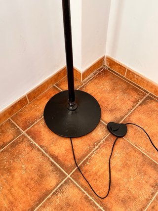 Lampada da terra con interruttore