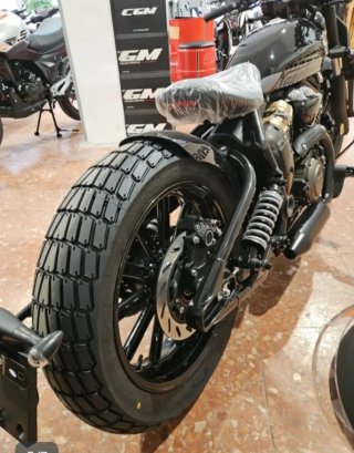 Benda Napoleón 125 Negra