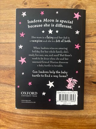Isadora Moon Goes on Holiday