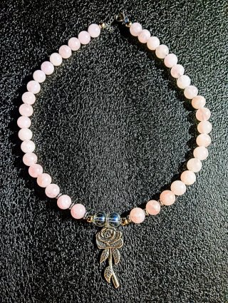 Gargantilla Cuarzo Rosa con Colgante de una Rosa