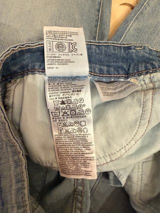 Pantalón Levi's Mujer,Azul claro. Talla 36-38