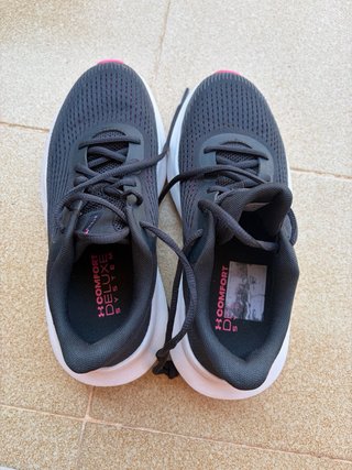 Under Armour Charged Rogue 5 Mujer Negro/Rosa