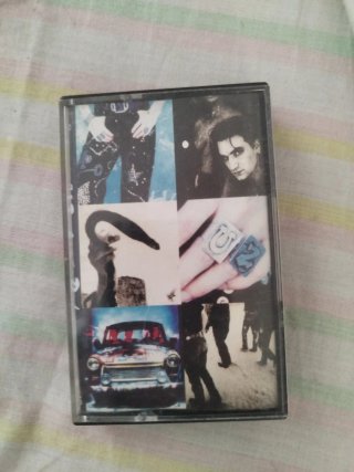 Lote 6 Casetes:, 3 deU2 Pop, 2 de Then Came Rock.