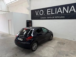 Peugeot 208 2016