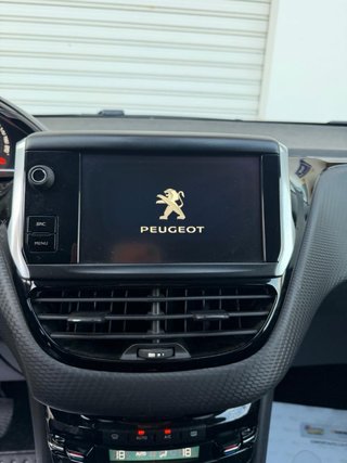 Peugeot 208 2016
