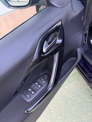 Peugeot 208 2016