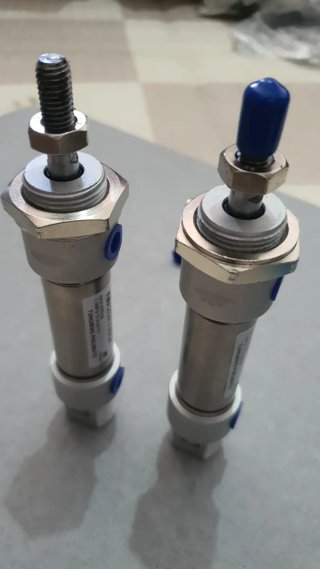 2 Cilindros Neumáticos KLH KMA20X10SCA