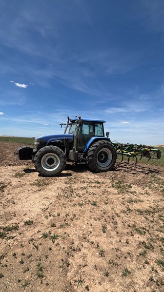 New Holland TM140 tractor