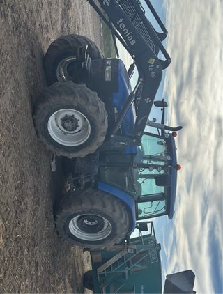 New Holland TM140 tractor