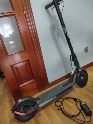 Patinete Eléctrico Xiaomi Mi M365 + cargador
