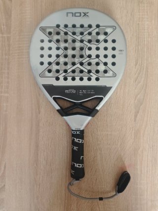 Pala de pádel Nox AT10 18K