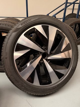 Llanta con Rueda Tiguan Pirelli 235/50 R20