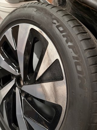 Llanta con Rueda Tiguan Pirelli 235/50 R20