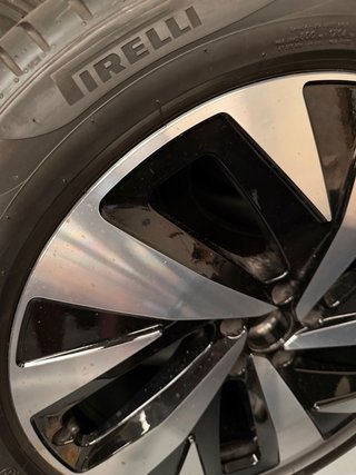 Llanta con Rueda Tiguan Pirelli 235/50 R20