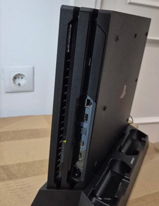 PS4 Pro + 2 Mandos + 10 Juegos