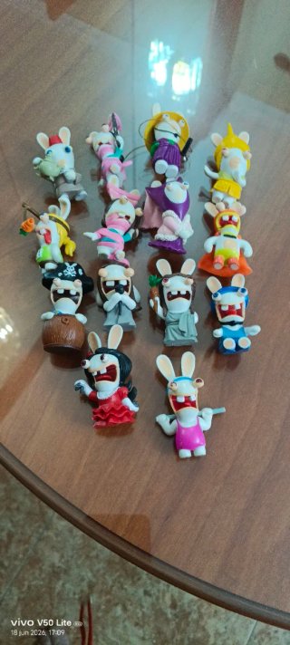 Lote de muñecos Rabbids de catorce figuras