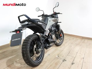 HUSQVARNA SVARTPILEN 125 ABS