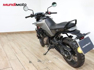 HUSQVARNA SVARTPILEN 125 ABS