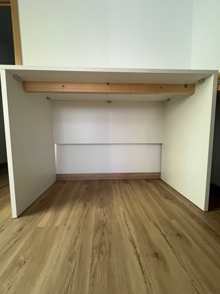 Mesa alta para comer, estudio o taller.