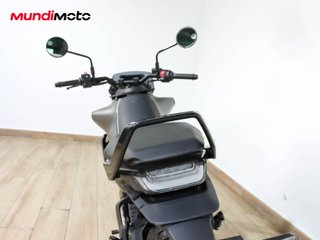 HUSQVARNA SVARTPILEN 125 ABS
