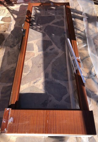 Puerta de salón de aluminio de efecto madera