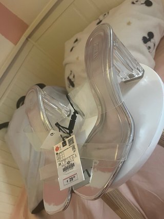 Sandalias tacón ZARA transparentes