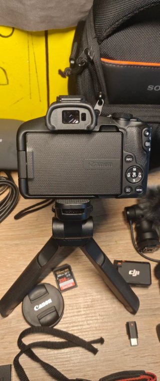 Kit Canon R50 + DJI Mic + Extras (Garantía)