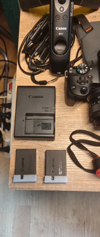 Kit Canon R50 + DJI Mic + Extras (Garantía)