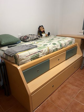 Cama infantil con cajones