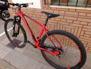 Bicicleta Montagna Rossa Rock Shox