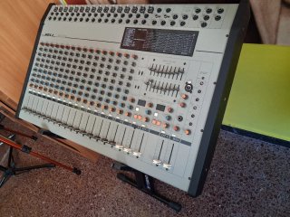 Mesa de mezclas Bell MDU 1402