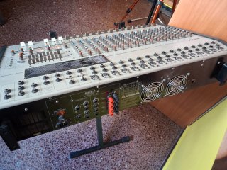 Mesa de mezclas Bell MDU 1402
