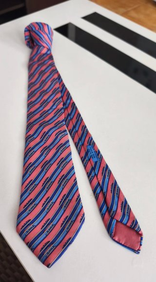 Corbata Hermes Rayas Rosas y Azules