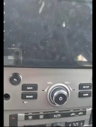 Pantalla Android Peugeot 407 y panel de control