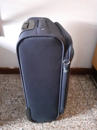 MALETA TROLLEY CON ASA TELESCÓPICA Y RUEDAS. NUEVA